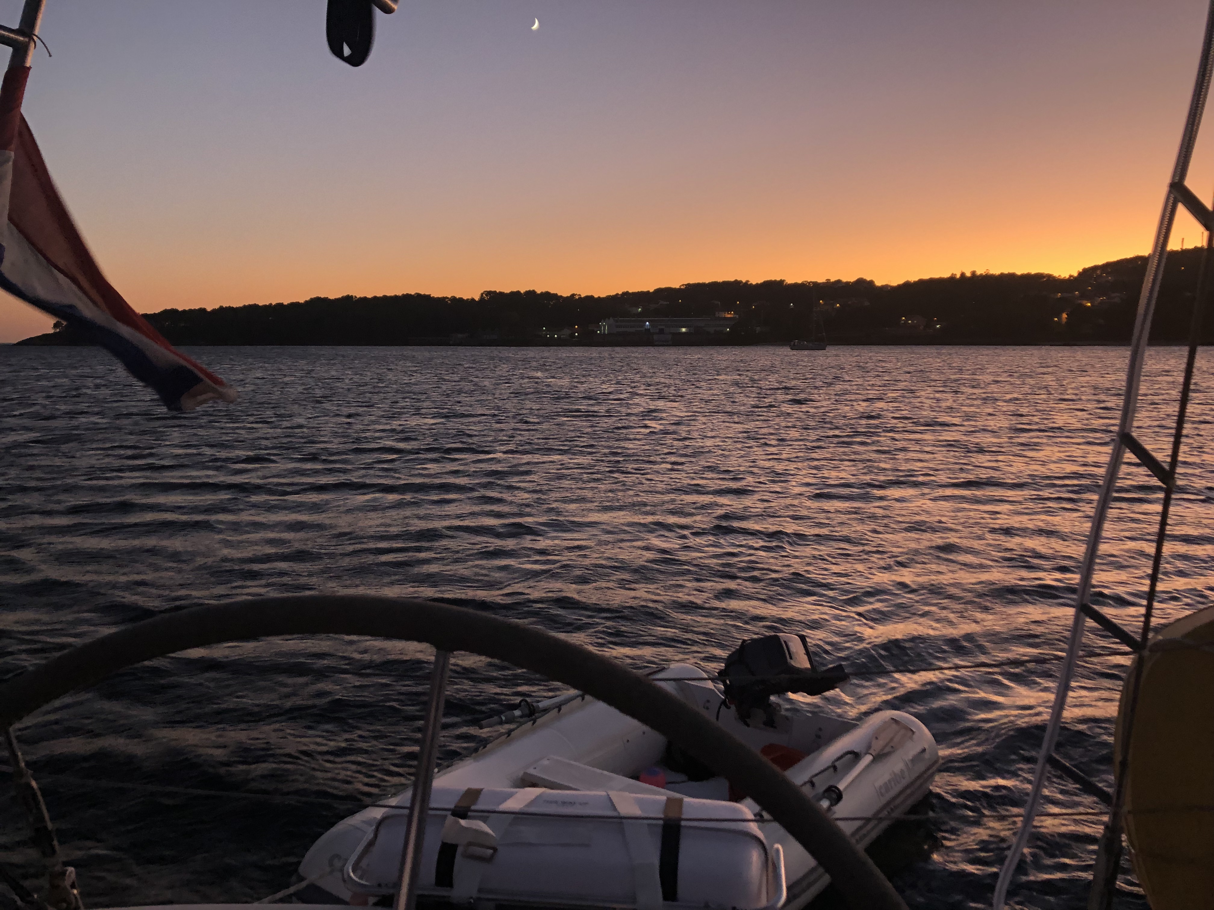 Zeilen varen boot zeilboot spanje coruña ria vertrekken kinderen avontuur spanje Spaanse zee ria ria’swater zout zon