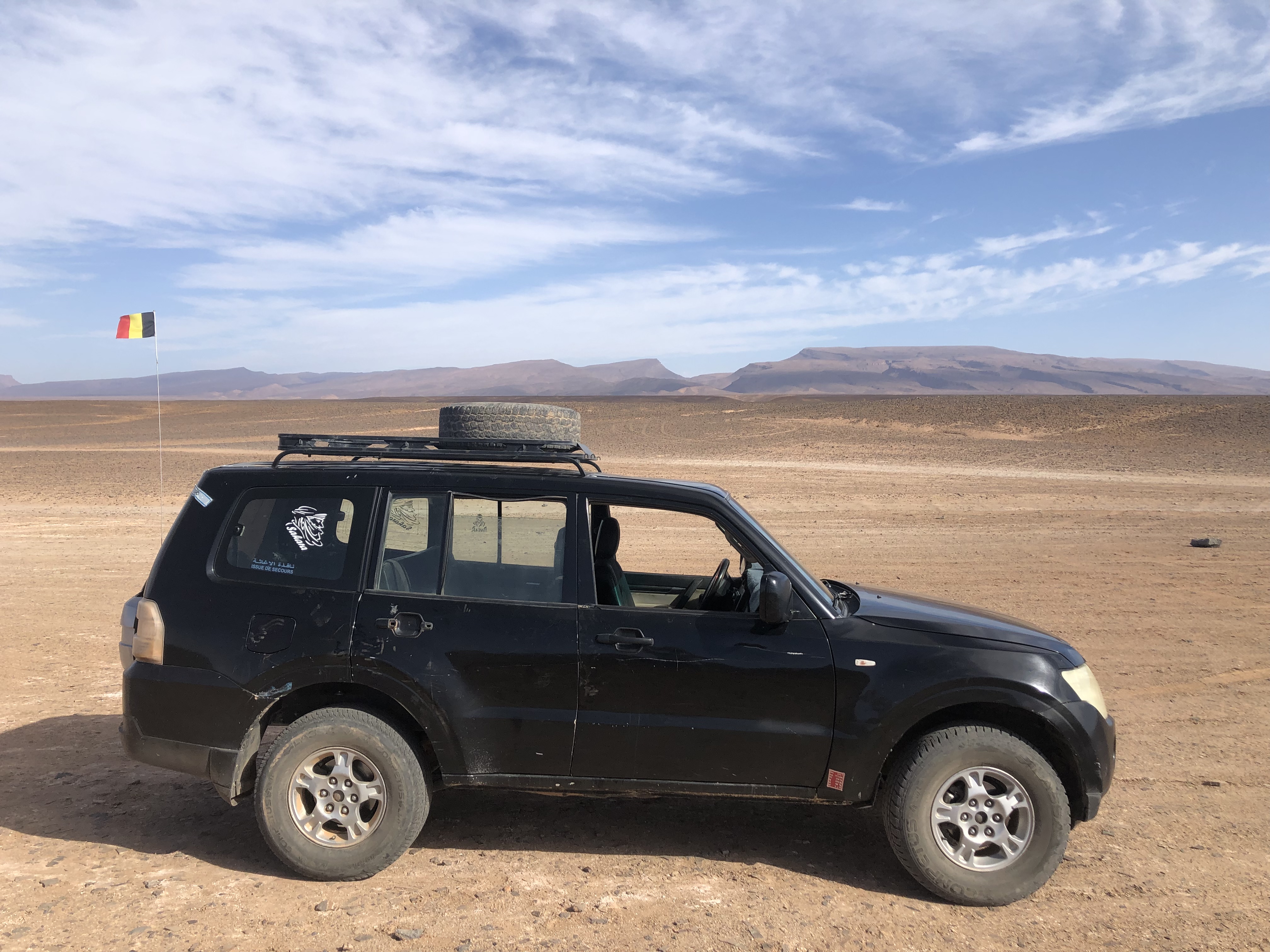 Varen zeilen Marokko Marrakech road trip wereld reis boot kinderen avontuur auto onderweg jamaa el fna sahara woestijn 4x4 safari
